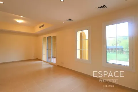 Villa in Arabian Ranches, Dubai 2 bedrooms, 175 sq.m. № 62309 - photo 2