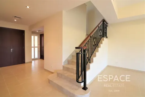 Villa in Arabian Ranches, Dubai 2 bedrooms, 175 sq.m. № 62309 - photo 6