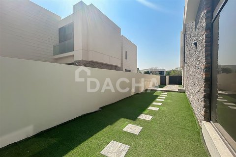 Снять в аренду виллу в Picadilly Green, DAMAC Hills (Akoya by DAMAC), Дубай: 5 спален, 420.5м², № 6700 - фото 5