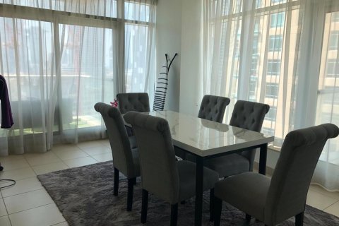 Apartamento en BURJ VIEWS en Dubai, 2 dormitorios, 136 m², № 31146 - foto 1