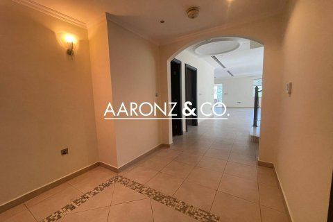 Villa à Jumeirah Park, Dubai, 4 chambres, 442 m², № 103175 - photo 13