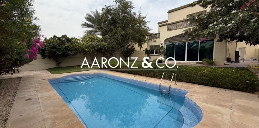 Villa à Jumeirah Park, Dubai, 4 chambres, 442 m², № 103175