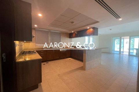 Villa à Jumeirah Park, Dubai, 4 chambres, 442 m², № 103175 - photo 14