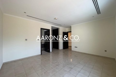 Villa à Jumeirah Park, Dubai, 4 chambres, 442 m², № 103175 - photo 5