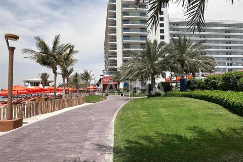 Снять в аренду квартиру в Azure Residences, Пальма Джумейра, Дубай: 1 спальня, 106.1м², № 6553 - фото 5