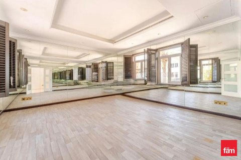 Villa en Palm Jumeirah, Dubai, 5 dormitorios, 727.5 m², № 111461 - foto 6