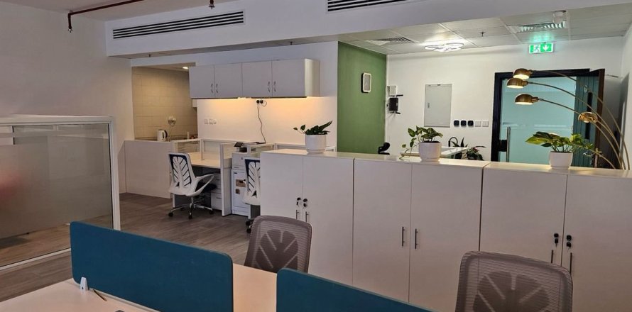 Office in Dubai 84 sq.m. № 111463