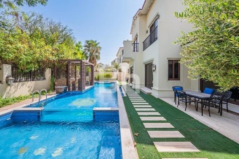 Villa in Arabian Ranches, Dubai 6 bedrooms, 501 sq.m. № 24099 - photo 1