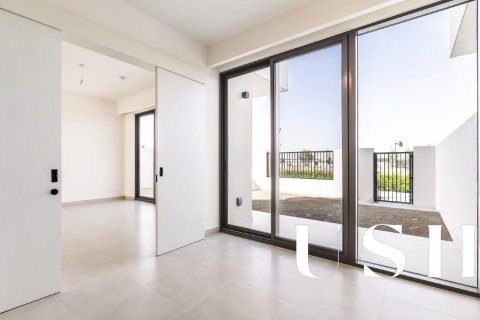 Townhouse in Town Square, Dubai 4 bedrooms, 296 sq.m. № 39722 - photo 4
