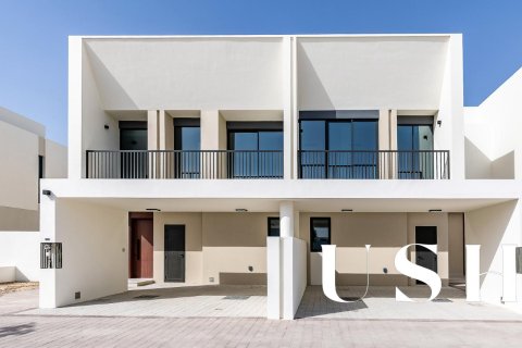 Townhouse in Town Square, Dubai 4 bedrooms, 296 sq.m. № 39722 - photo 1