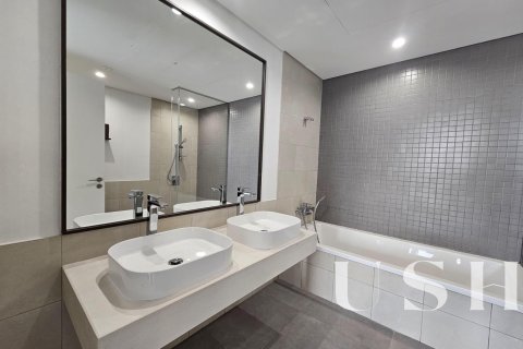 Apartment in Zabeel, Dubai 2 bedrooms, 123 sq.m. № 39721 - photo 3