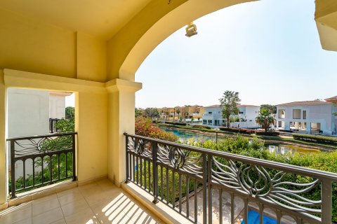 Villa in Jumeirah Islands, Dubai 4 bedrooms, 497 sq.m. № 101267 - photo 5