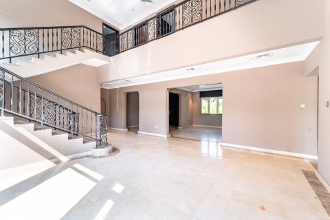 Villa in Jumeirah Islands, Dubai 4 bedrooms, 497 sq.m. № 101267 - photo 17