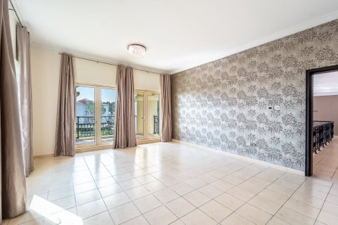 Villa in Jumeirah Islands, Dubai 4 bedrooms, 497 sq.m. № 101267 - photo 10