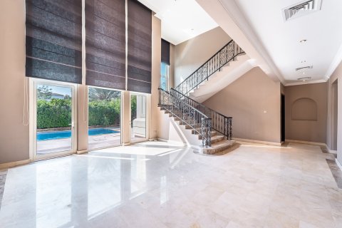 Villa in Jumeirah Islands, Dubai 4 bedrooms, 497 sq.m. № 101267 - photo 18