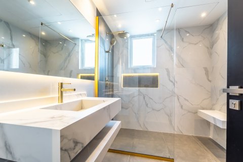 Villa in Jumeirah Islands, Dubai 4 bedrooms, 497 sq.m. № 101267 - photo 11