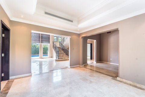 Villa in Jumeirah Islands, Dubai 4 bedrooms, 497 sq.m. № 101267 - photo 13