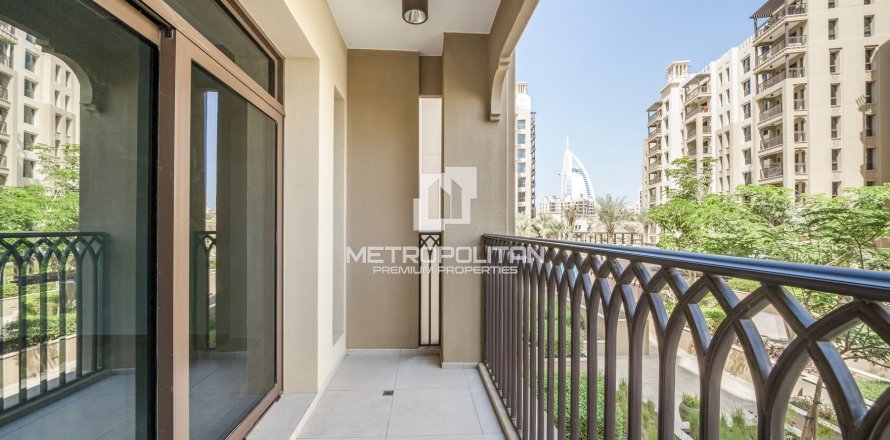 Квартира в Madinat Jumeirah Living, Умм-Сукейм, Дубай, 1 спальня, 73м², № 8752