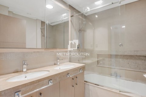 Apartment in Burj Vista, Downtown Dubai (Downtown Burj Dubai), Dubai 3 bedrooms, 196 sq.m. № 8758 - photo 17
