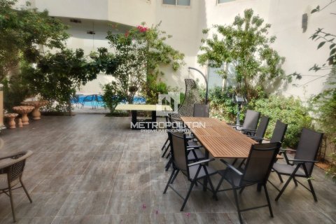 فيلا في البرشاء, دبي 6 غرف نوم , 910 م² رقم 8748 - صورة 18