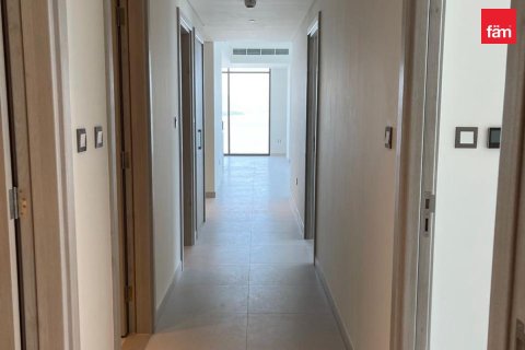 Apartment in Dubai 3 bedrooms, 162.2 sq.m. № 16478 - photo 15