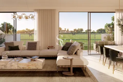 Villa en Dubai Investment Park, Dubai, 5 dormitorios, 1054 m², № 68249 - foto 3