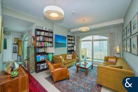 Apartment in The Views, Dubai 2 bedrooms, 174 sq.m. № 78988 - photo 3