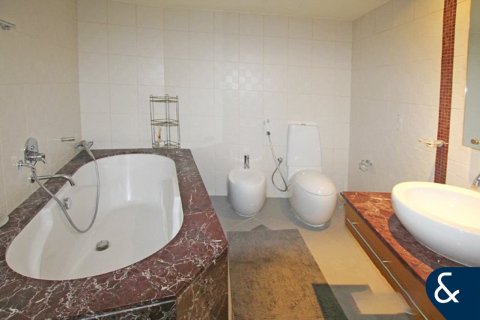 Apartment in Sadaf, Jumeirah Beach Residence, Dubai 2 bedrooms, 171 sq.m. № 78918 - photo 15