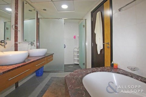 Apartment in Sadaf, Jumeirah Beach Residence, Dubai 2 bedrooms, 171 sq.m. № 78918 - photo 23