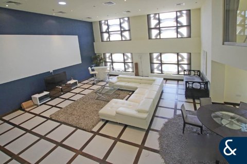 Apartment in Sadaf, Jumeirah Beach Residence, Dubai 2 bedrooms, 171 sq.m. № 78918 - photo 16