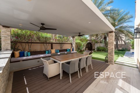 Villa in Arabian Ranches, Dubai 6 bedrooms, 569 sq.m. № 61614 - photo 17