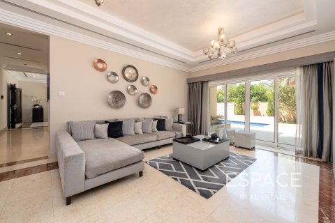 Villa in Arabian Ranches, Dubai 6 bedrooms, 569 sq.m. № 61614 - photo 3