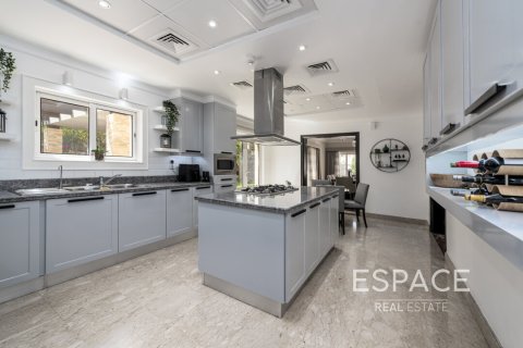 Villa in Arabian Ranches, Dubai 6 bedrooms, 569 sq.m. № 61614 - photo 7