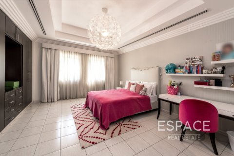 Villa in Arabian Ranches, Dubai 6 bedrooms, 569 sq.m. № 61614 - photo 13