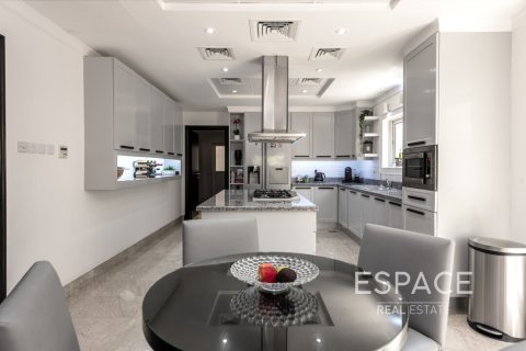 Villa in Arabian Ranches, Dubai 6 bedrooms, 569 sq.m. № 61614 - photo 5