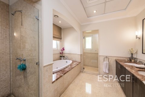 Villa in Arabian Ranches, Dubai 6 bedrooms, 569 sq.m. № 61614 - photo 9