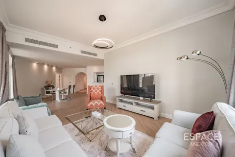 Купить квартиру в Пальме Джумейре, Дубай: 3 спальни, 200м², № 61620 - фото 2