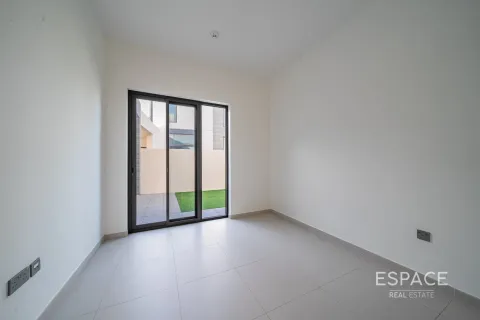 Villa en Sun, Arabian Ranches 3, Dubai, 4 dormitorios, 225 m², № 61616 - foto 12