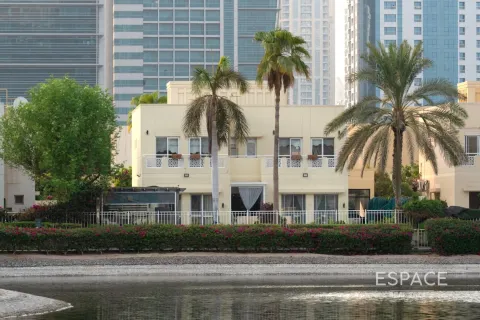 Villa in Meadows, Dubai 5 bedrooms, 353 sq.m. № 61619 - photo 17