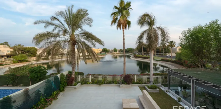 Villa in Meadows, Dubai 5 bedrooms, 353 sq.m. № 61619