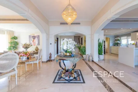 Villa in Meadows, Dubai 5 bedrooms, 353 sq.m. № 61619 - photo 7