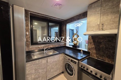 Apartment in Dubai Marina, Dubai 1 bedroom, 69.5 sq.m. № 78414 - photo 8