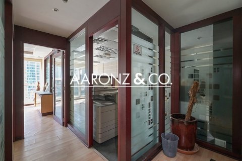 Снять в аренду офис в Джумейра Лейк Тауэрс, Дубай: 73.9м², № 78411 - фото 5