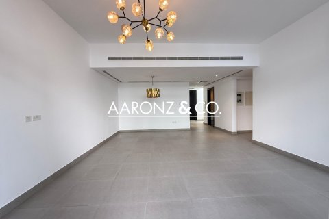 Снять в аренду виллу в Мудоне, Дубай: 3 спальни, 190м², № 78413 - фото 1