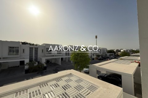 Снять в аренду виллу в Мудоне, Дубай: 3 спальни, 190м², № 78413 - фото 10