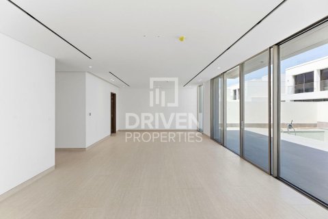 Villa in Jumeirah Park, Dubai 5 bedrooms, 561.04 sq.m. № 135978 - photo 2