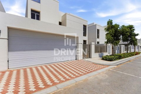 Villa in Jumeirah Park, Dubai 5 bedrooms, 561.04 sq.m. № 135978 - photo 10