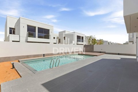 Villa in Jumeirah Park, Dubai 5 bedrooms, 561.04 sq.m. № 135978 - photo 6