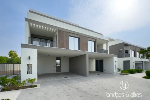 Villa in Dubai 4 bedrooms, 316.8 sq.m. № 42865 - photo 29