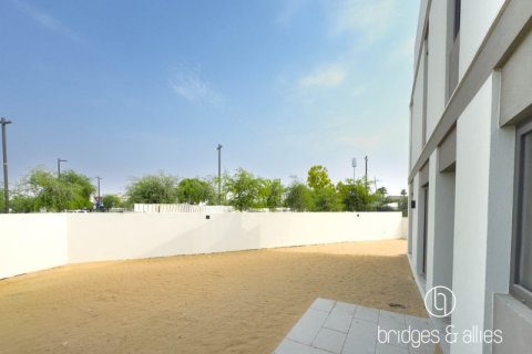 Villa in Dubai 4 bedrooms, 316.8 sq.m. № 42865 - photo 23